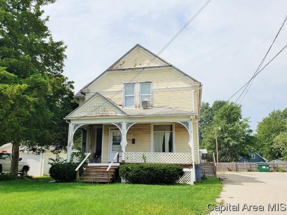 562 N Henderson St, Galesburg, IL 61401